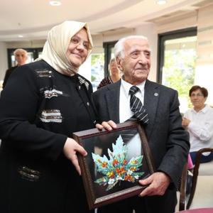 Bakan Selçuk, Dünya Yaşlılar Günü’nde Huzurevini Ziyaret Etti - fotoğraf 3
