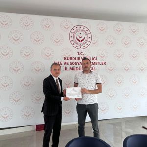 Müdürlüğümüz Aile eğitim programı eğitimcileri ve aile danışmanlığı kullanıcılarına İl Müdürümüz Mustafa ÇAKIR tarafından başarılarından dolayı teşekkür belgesi verilmiştir. - fotoğraf 3