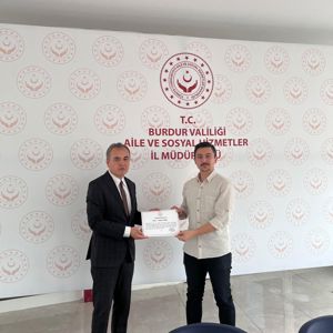 Müdürlüğümüz Aile eğitim programı eğitimcileri ve aile danışmanlığı kullanıcılarına İl Müdürümüz Mustafa ÇAKIR tarafından başarılarından dolayı teşekkür belgesi verilmiştir. - fotoğraf 6