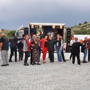 İlimiz yerel sanatçıları Müdürlüğümüze bağlı Hilmi-Hafize Evin Huzurevi Yaşlı Bakım ve Rehabilitasyon Merkezine ziyarette bulunarak müzik dinletisi gerçekleştirdi - fotoğraf 1