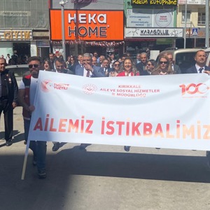 15-21 Mayıs Aile Haftası kapsamında "Ailemiz İstikbalimiz" temasıyla kortej yürüyüşü gerçekleştirildi. - fotoğraf 5