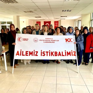 15-21 Mayıs Aile Haftası kapsamında, İl Müdürümüz Sayın Çiğdem AÇIKYILDIZ KAZEL kurumumuz bünyesinde çalışan bakım personellerimiz ile bir araya geldi. - fotoğraf 1