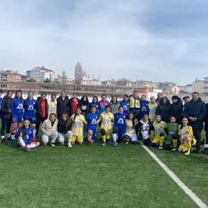 Ağrı Aile Sosyal Politikalar Gençlik ve Spor ile Ardahan Kura Sporun Kadınlar Futbol Maçı - fotoğraf 1