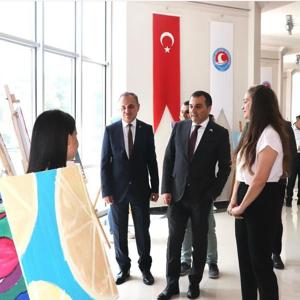 Kuruluşlarımızda Bakım ve Koruma Altında Bulunan Çocuklarımızın Yağlı Boya ve Karakalem Sergisi - fotoğraf 5