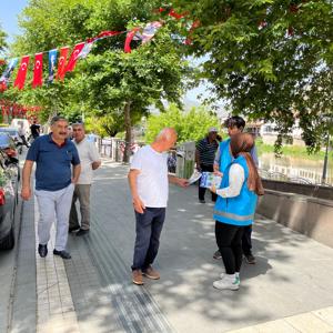 12 Haziran Dünya Çocuk İşçiliği ile Mücadele Günü kapsamında şehrimizin işlek noktasında stant kurduk. - fotoğraf 2
