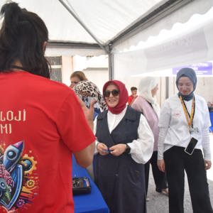 Geleneksel ÇEKOM Bilim ve Teknoloji Şenliği gerçekleştirildi. - fotoğraf 2