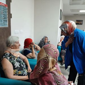 İl Emniyet Müdürümüz Sayın Selim ARICI’nın Eşi Hanımefendi Nebahat ARICI, Huzurevimizi ziyaret etti. - fotoğraf 2