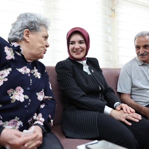 Bakanımız Mahinur Özdemir Göktaş, bayram ziyaretlerinde bulundu - fotoğraf 9
