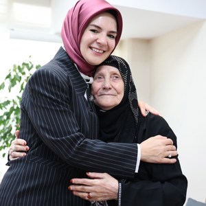 Bakanımız Mahinur Özdemir Göktaş, bayram ziyaretlerinde bulundu - fotoğraf 8