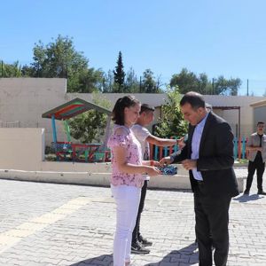 Valimiz Sayın Türker ÖKSÜZ eşi Meral ÖKSÜZ hanımefendi, İl Müdürümüz Mustafa ÇAKIR ve ilimiz protokolü Kurban Bayramı programı kapsamında Müdürlüğümüze bağlı Burdur Engelsiz Yaşam, Bakım Rehabilitasyon ve Aile Danışma Merkezi Müdürlüğümüzü ziyaret etti - fotoğraf 7