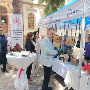 Edremit Sosyal Dayanışma Merkezi Dönem Sonu Kermesi - fotoğraf 2