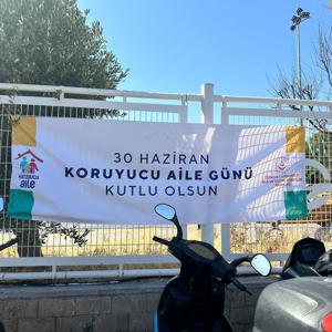 Koruyucu Aile Farkındalık Çalışmaları Kapsamında Afişlerimiz Şehrimizdeki Çeşitli Noktalarda Yerini Aldı - fotoğraf 3