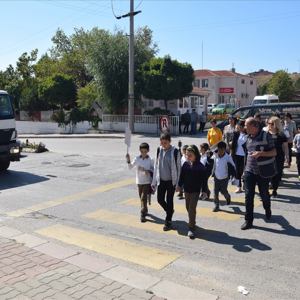 Çocuklarımız ve Yaşlılarımız ile Birlikte  “Yaya Önceliğine ve Güvenliğine” Dikkat Çektik - fotoğraf 8