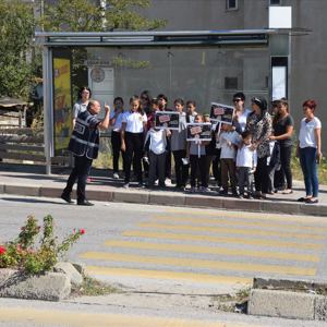 Çocuklarımız ve Yaşlılarımız ile Birlikte  “Yaya Önceliğine ve Güvenliğine” Dikkat Çektik - fotoğraf 9