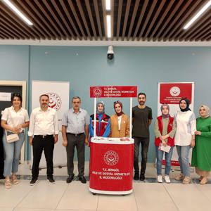 İl Müdürlüğümüz tarafından 30 Haziran Koruyucu Aile Günü münasebetiyle Miliamal AVM de Koruyucu Aile Hizmet Modeli tanıtımı için  stand çalışmaları yapılmıştır. - fotoğraf 5