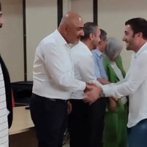 Kurban Bayramı münasebetiyle İl Müdürümüz Abdulbari AKSOY çalışma arkadaşlarımızla bayramlaşma programı düzenledi. - fotoğraf 1