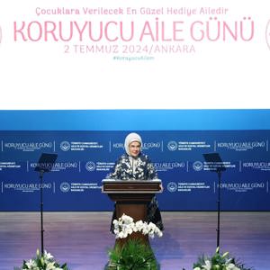 Emine Erdoğan Hanımefendi ve Bakanımız Mahinur Özdemir Göktaş, Gönül Elçileri ve koruyucu ailelerle bir araya geldi - fotoğraf 1