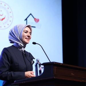 Emine Erdoğan Hanımefendi ve Bakanımız Mahinur Özdemir Göktaş, Gönül Elçileri ve koruyucu ailelerle bir araya geldi - fotoğraf 2