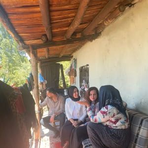 Şehit Ahmet ACAR, Erdal ACAR, Hacı KAYA ve Hüseyin ÖZMEN’ in Yumaklı Köyünde ikamet eden kıymetli ailelerini; Şube Müdürü Nevim EVLİYAOĞLU ve Şehit/Gazi birim sorumluları tarafından ziyaret edilmiştir. - fotoğraf 2