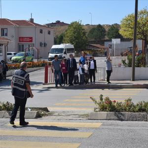Çocuklarımız ve Yaşlılarımız ile Birlikte  “Yaya Önceliğine ve Güvenliğine” Dikkat Çektik - fotoğraf 16