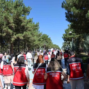 Elazığ’da “Çocuklara verilecek en güzel hediye ailedir” etkinliği düzenlendi - fotoğraf 2
