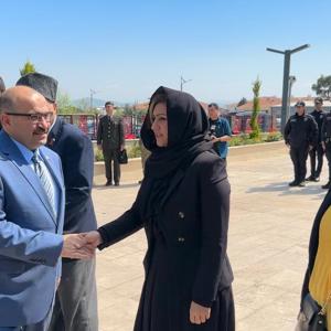 Ramazan Bayramı Arifesinde Balıkesir Şehitliği’ne Ziyaret - fotoğraf 1