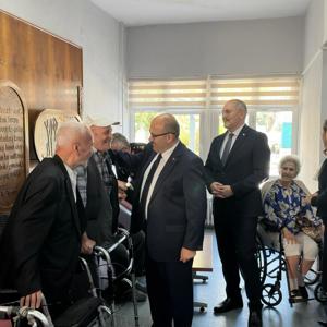 Balıkesir Huzurevi Yaşlı Bakım ve Rehabilitasyon Merkezi Müdürlüğümüze Bayram Ziyareti - fotoğraf 1