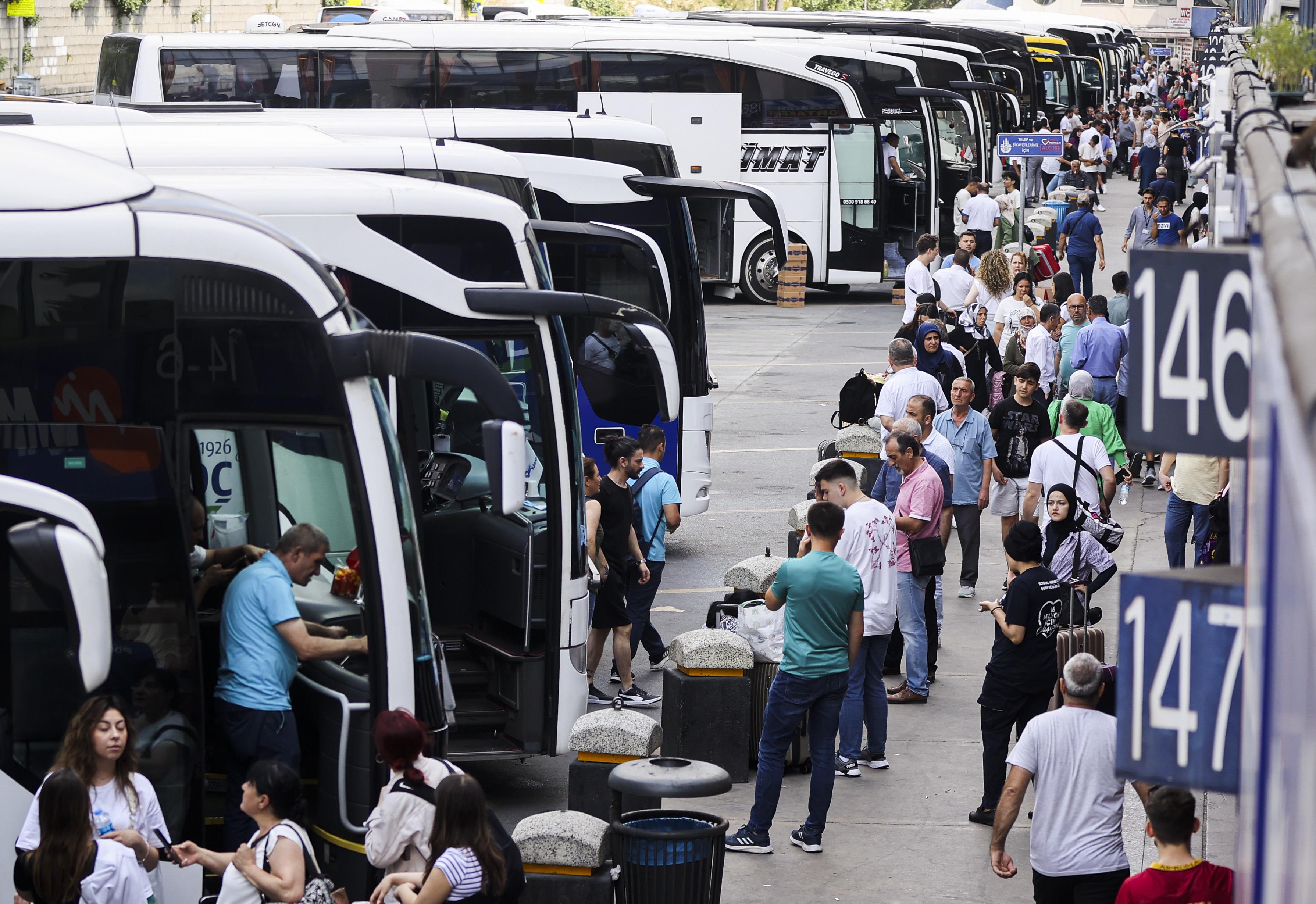 Bakanımız Mahinur Özdemir Göktaş: “Ulaşım Desteği'nden bugüne kadar 132 binden fazla öğrenci yararlandı”
