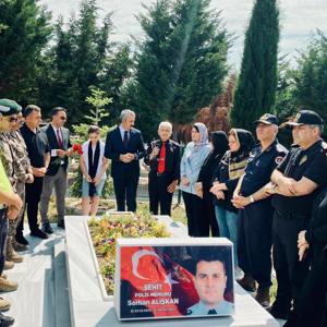 Şehit Serhan ALIŞKAN Sene-i Devriyesinde mezarı başında anıldı. - fotoğraf 2