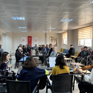 Karesi Huzurevi Yaşlı Bakım ve Rehabilitasyon Merkezi Müdürlüğümüzdeki Büyüklerimize Müzik Dinletisi - fotoğraf 2