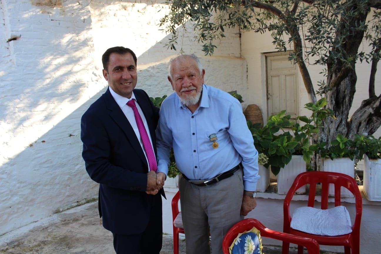 İl Müdürümüz İlkay Türkoğlu Gaziler Günü kapsamında Ula İlçemizde yaşayan 91 yaşındaki Kore Gazimiz İbrahim Şener'i ziyaret etti.