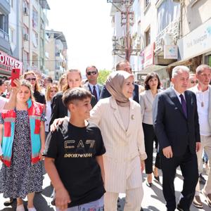 Bakanımız Mahinur Özdemir Göktaş İzmir'de Sosyal Dayanışma Merkezi'nin Açılışını Gerçekleştirdi - fotoğraf 5
