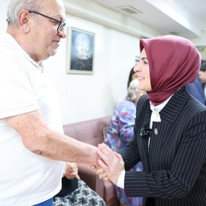 Minister Mahinur Özdemir Göktaş paid a visit for Eid al-Ain Tekirdağ - fotoğraf 5
