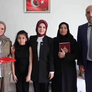 Minister Mahinur Özdemir Göktaş paid a visit for Eid al-Ain Tekirdağ - fotoğraf 9