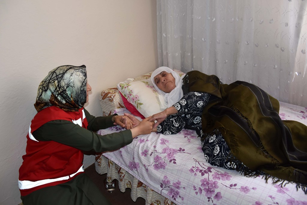 Minister of Family and Social Services Göktaş: “Currently, 555.000 citizens benefit from Home Care Allowance”