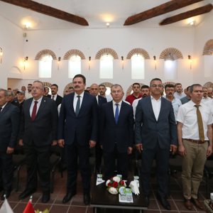 15 Temmuz etkinlikleri kapsamında “Osmanlı’dan Günümüze Darbe Girişimleri” konulu konferansa katıldık. - fotoğraf 1