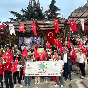 Çocuklarımızla 15 Temmuz Demokrasi ve Milli Birlik Günü Anma programına katıldık. - fotoğraf 1