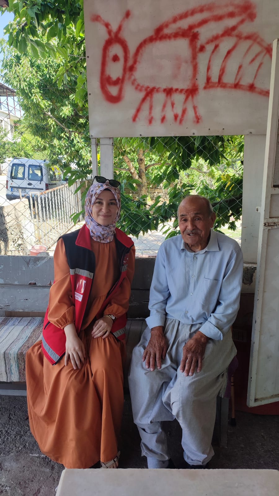 #ErdemliSHM, devletimizin bekâsı uğruna canını feda eden Aziz Şehitlerimizin bizlere emaneti kıymetli ailelerini ve kahraman Gazilerimizi #15TemmuzDemokrasiveMilliBirlikGünü münasebetiyle ziyaret etti.      