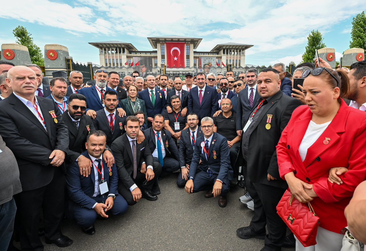 Aile ve Sosyal Hizmetler Bakanımız Göktaş TBMM'de şehit yakınları ve gazilerle bir araya geldi - fotoğraf 8