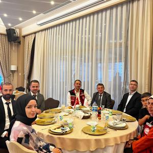 15 TEMMUZ DEMOKRASİ VE MİLLİ BİRLİK GÜNÜ’NÜN ANLAMINI YAŞATAN ONUR YEMEĞİ! - fotoğraf 3
