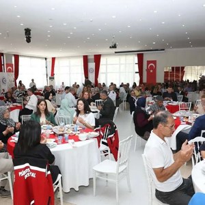 15 Temmuz Demokrasi ve Milli Birlik Günü Dolayısıyla Kıymetli Şehit Ailelerimiz ve Gazilerimiz Onuruna Yemek Verildi - fotoğraf 3