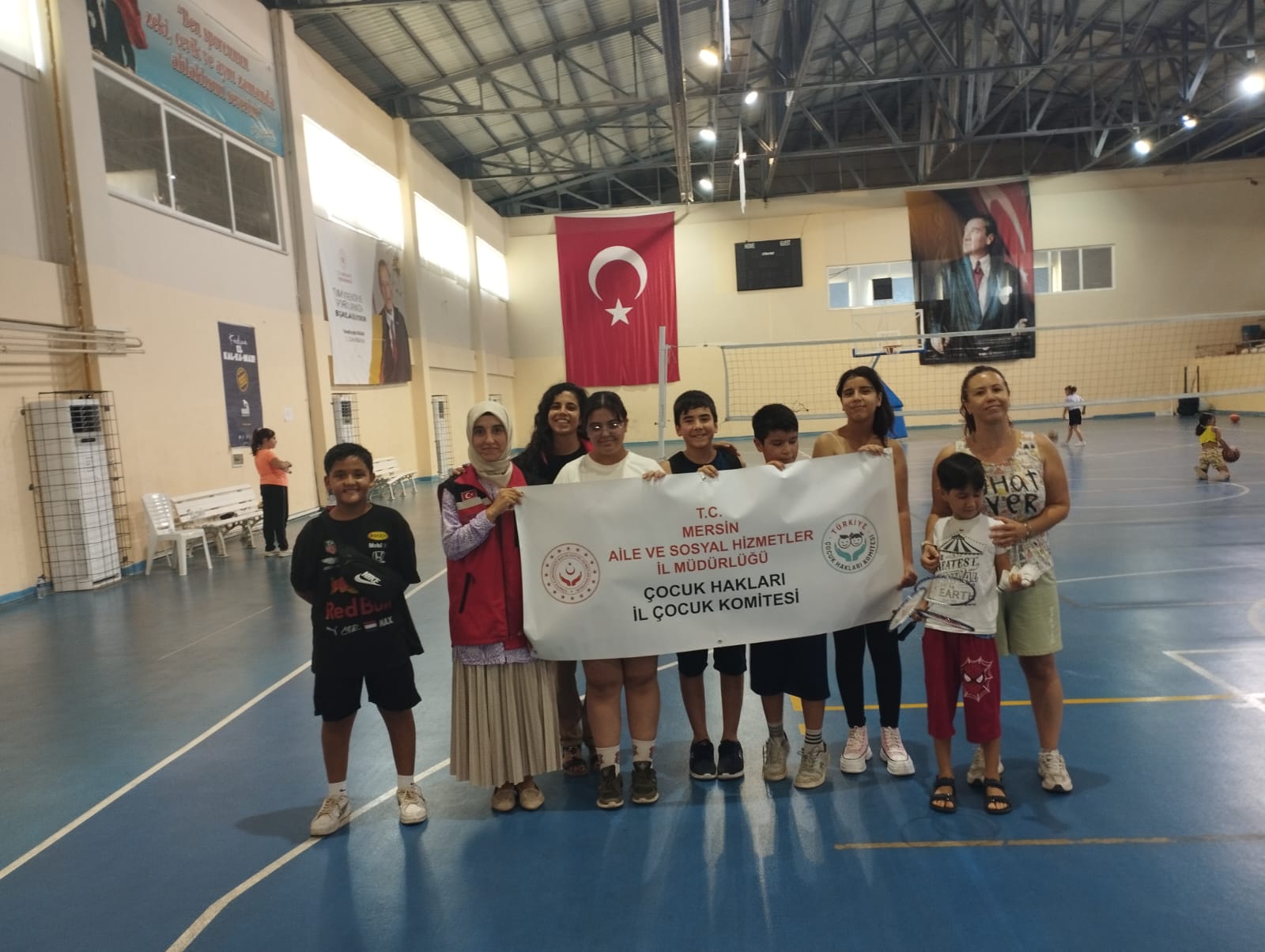 Mersin İl Çocuk Hakları Koordinatörlüğünde #ÇocukHakları Komitesindeki çocuklarımız ile birlikte Anamur Gençlik ve Spor İlçe Müdürlüğüne bağlı kapalı spor salonunda spor etkinliği gerçekleştirildi.