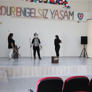 İl Müdürümüz Mustafa ÇAKIR, Müdürlüğümüze bağlı Çocuk Evleri Sitesinde bakım ve koruma altında bulunan çocuklarımız tarafından hazırlanan tiyatro gösterisine katıldı - fotoğraf 3