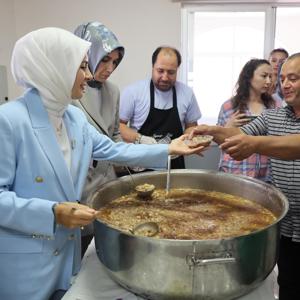 Aile ve Sosyal Hizmetler Bakanımız Göktaş, Alevi vatandaşlarla bir araya geldi, aşure dağıttı - fotoğraf 2