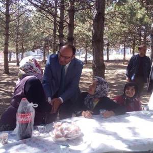 Merzifon Huzurevi’nde Kalan Yaşlılarımız 1 Ekim Dünya Yaşlılar Günü Etkinlikleri Kapsamında Piknik Yaparak Eğlendiler - fotoğraf 2