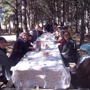 Merzifon Huzurevi’nde Kalan Yaşlılarımız 1 Ekim Dünya Yaşlılar Günü Etkinlikleri Kapsamında Piknik Yaparak Eğlendiler - fotoğraf 3