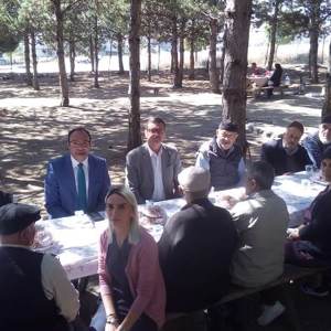 Merzifon Huzurevi’nde Kalan Yaşlılarımız 1 Ekim Dünya Yaşlılar Günü Etkinlikleri Kapsamında Piknik Yaparak Eğlendiler - fotoğraf 4