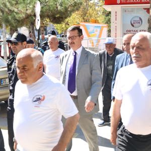 Merzifon İlçesinde düzenlenen "Yaya Öncelikli Trafik Yılı" Kapsamında "Yaya Geçidi Nöbeti" Etkinliğine Merzifon Huzurevi'de Katıldı - fotoğraf 3