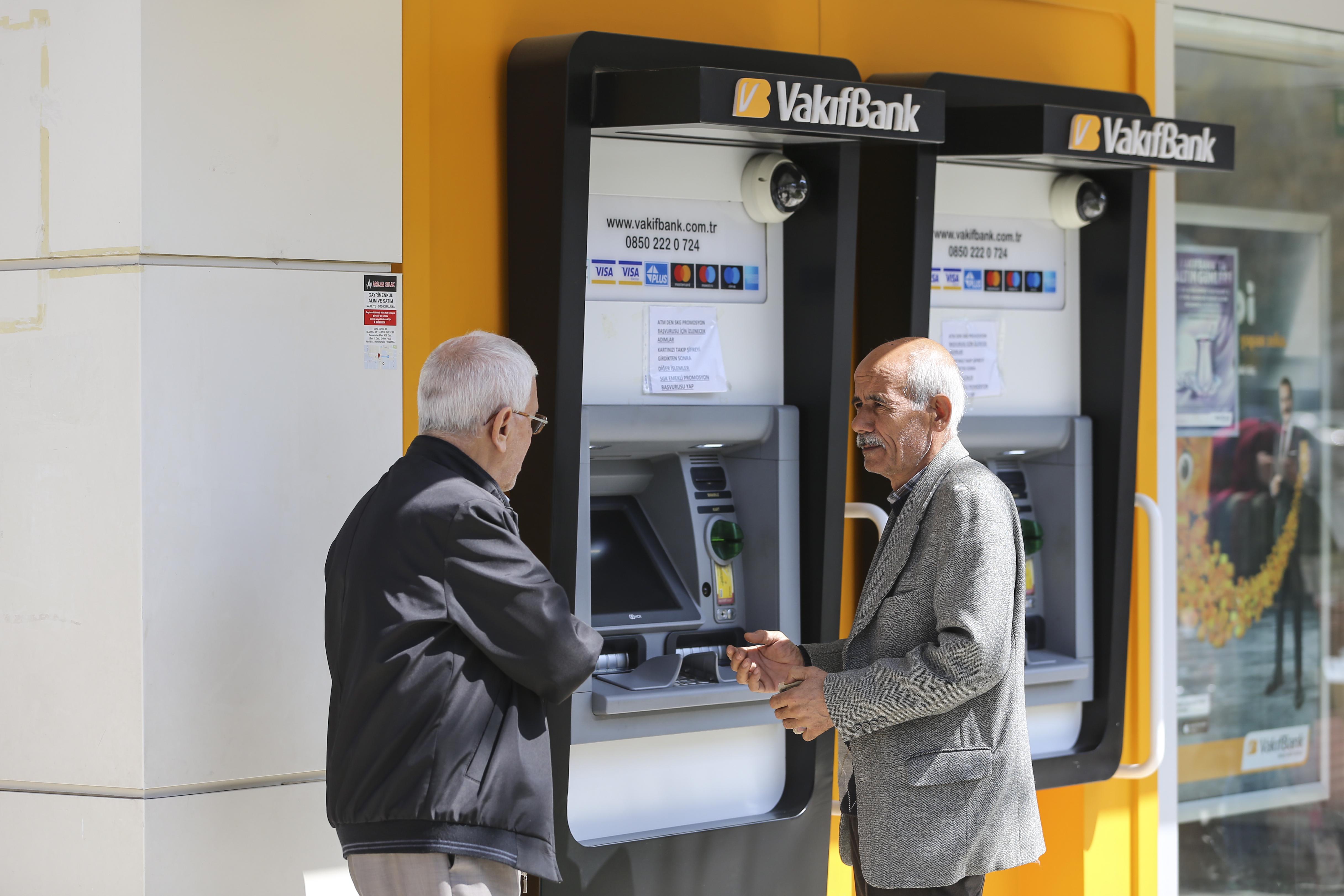 Bakanımız Mahinur Özdemir Göktaş: “Ağustos ayına ilişkin toplam 6,5 milyar TL tutarındaki yaşlı aylığı ve engelli aylıklarını hesaplara yatırıyoruz”