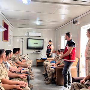 Yayladere İlçe Jandarma Komutanlığı ile Dalbasan ve Büyükşaltı Jandarma Karakollarında görev yapan personellere Kadına Yönelik Şiddetle Mücadele semineri gerçekleştirildi. - fotoğraf 1